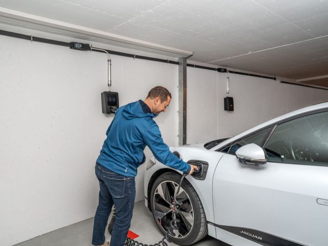 Meilleure borne de recharge domicile : comparatif et critères