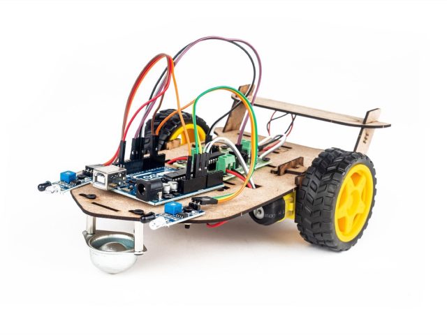 Comparatif robots aspirateurs et robots laveurs