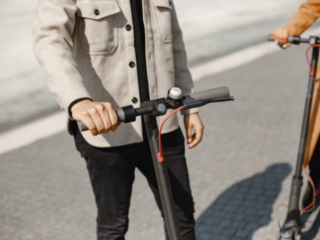 Xiaomi ou Ninebot : quelle trottinette pour la ville ?